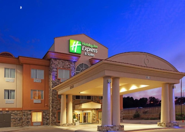Holiday Inn Express Hotel & Suites Marshall image 15